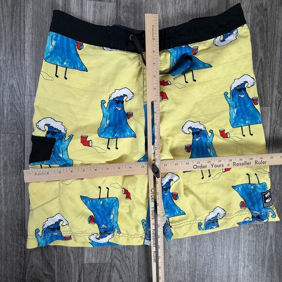 Billabong Board Shorts Mens 34 Surf Party Wave Red Cup Print Yellow Swim Trunks - Picture 7 of 7